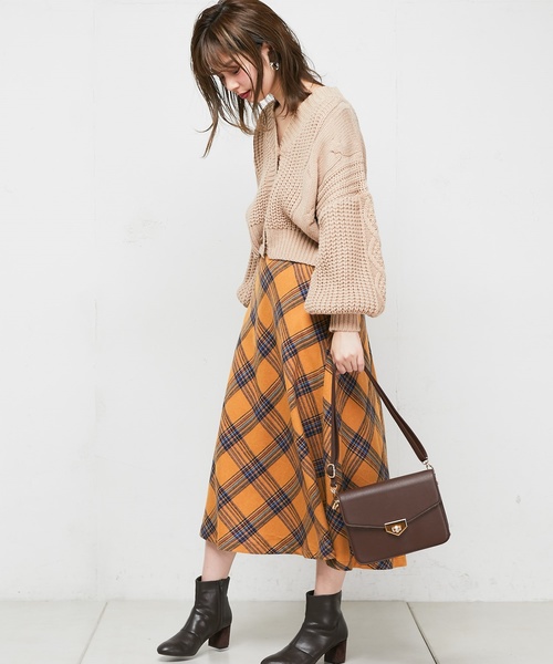 natural couture（ナチュラルクチュール）の「ざっくりケーブルショートカーデ（カーディガン/ボレロ・レディース・ベージュ/ブラウン/アイボリー/レッド系その他・FREE）」の17枚目の写真