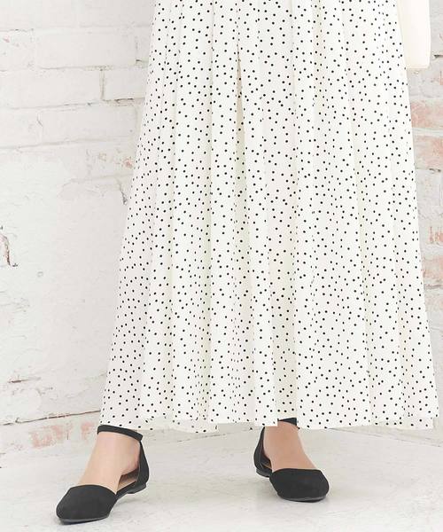 KOBE LETTUCE（コウベレタス）の「アンクルストラップサイドカットフラットポインテッドトゥパンプス（パンプス・レディース・ベージュ/グレー/サックスブルー/ライム/レッド/ブラック/ラベンダー/ブルー系その他・L/LL/M/S）」の2枚目の写真