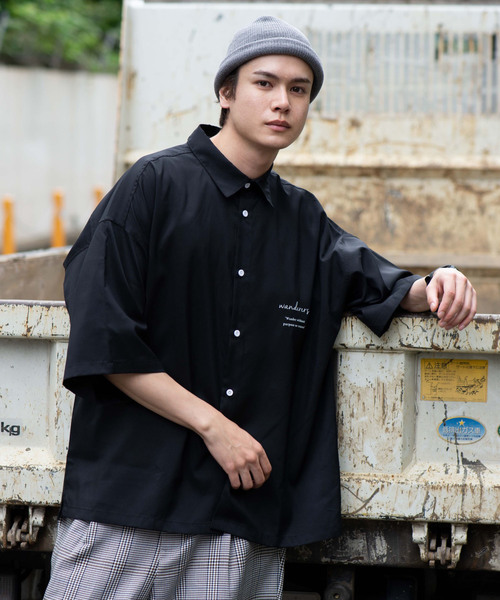 WEGO(ウィゴー)の「WEGO/ロゴプリントオーバーシャツ(シャツ/ブラウス・メンズ・ピンク/ワイン/ブラック・MEDIUM/LARGE)」の2枚目の写真