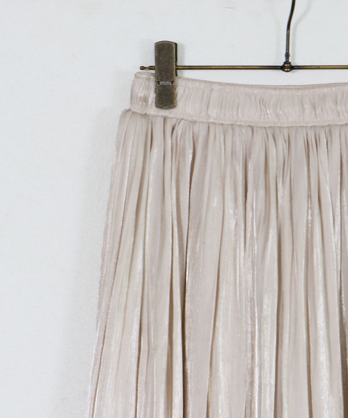 vingtrois(バントロア)の「【vingtrois】ランダムシャイニーサテンプリーツスカート(スカート・レディース・ブラック/キャメル/ピンク系その他/グレイッシュベージュ・M)」の10枚目の写真