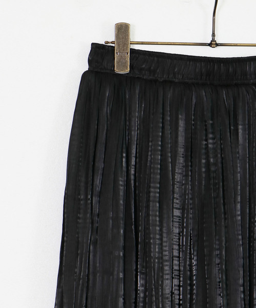 vingtrois(バントロア)の「【vingtrois】ランダムシャイニーサテンプリーツスカート(スカート・レディース・ブラック/キャメル/ピンク系その他/グレイッシュベージュ・M)」の14枚目の写真