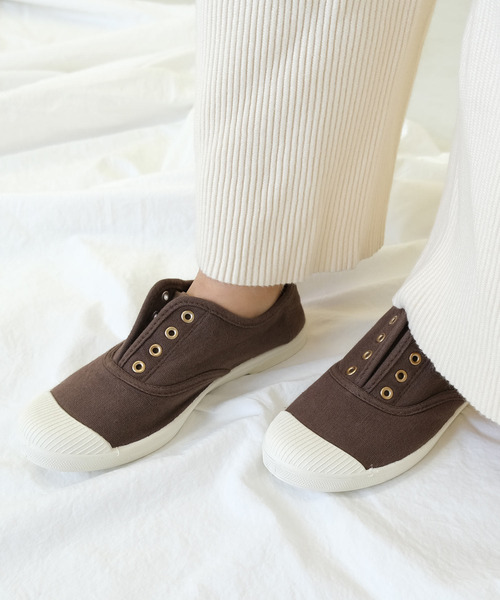 AmiAmi(アミアミ)の「《2019AW新作》キャンバススリッポンスニーカー(スリッポン)」|チョコ