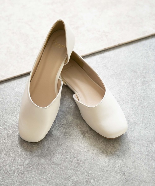 menue(メヌエ)の「アシメカット スクエアトゥ セパレートパンプス 1cmヒール(パンプス・レディース・シルバー/ホワイト/ブラック/パイソン/ライトグリーン/パープル/ブラウン系その他/ワインレッド/グレイッシュベージュ・23.0cm/23.5cm/25.5cm/21.5cm/22.5cm/22.0cm/24.0cm/26.0cm/24.5cm/25.0cm)」の2枚目の写真