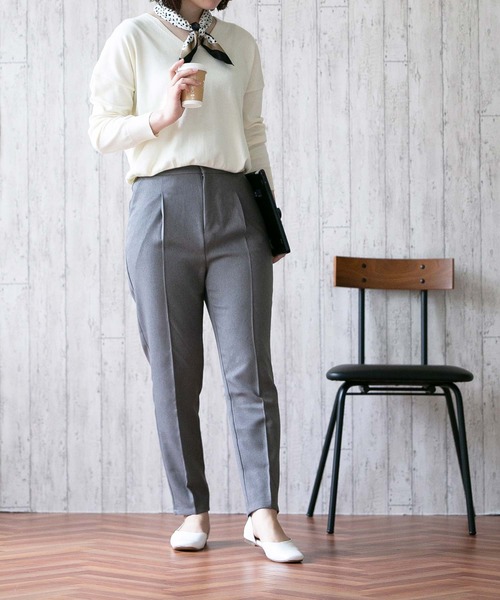 menue(メヌエ)の「アシメカット スクエアトゥ セパレートパンプス 1cmヒール(パンプス・レディース・シルバー/ホワイト/ブラック/パイソン/ライトグリーン/パープル/ブラウン系その他/ワインレッド/グレイッシュベージュ・23.0cm/23.5cm/25.5cm/21.5cm/22.5cm/22.0cm/24.0cm/26.0cm/24.5cm/25.0cm)」の20枚目の写真