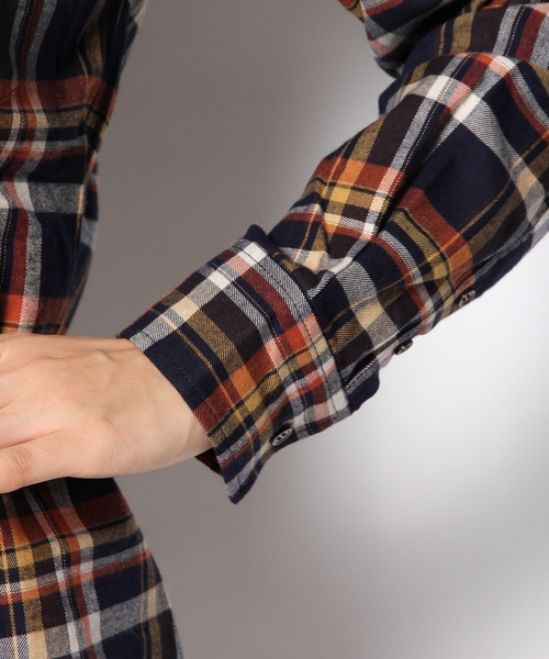 CROON A SONG（クルーンアソング）の「ビエラチェックブラウス（シャツ/ブラウス・レディース・ホワイト/ネイビー/レッド・38）」の9枚目の写真