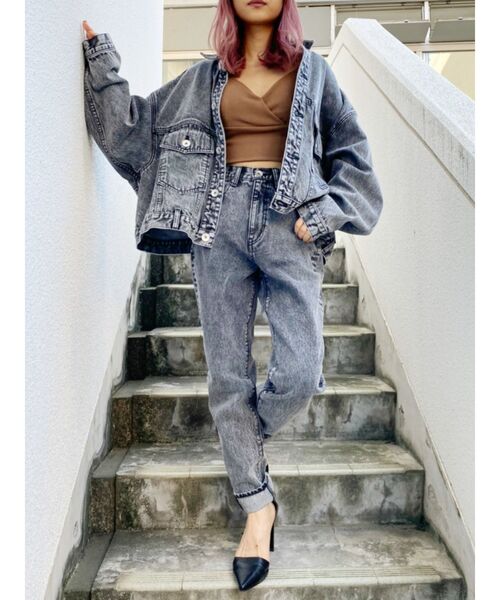 GYDA(ジェイダ)の「ケミカルペグトップデニムパンツ(デニムパンツ・レディース・ブラック/ライトブルー・X-SMALL/SMALL/MEDIUM)」の4枚目の写真