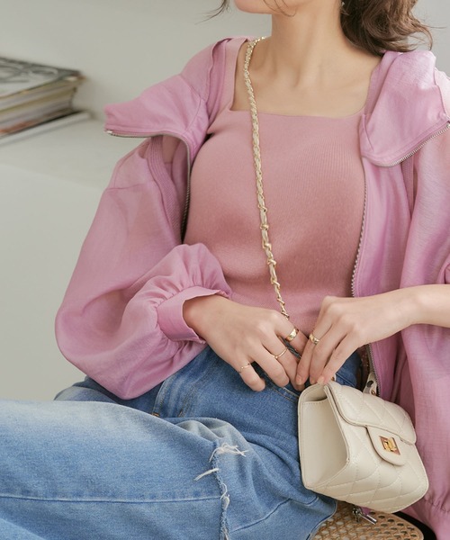 KOBE LETTUCE（コウベレタス）の「スクエアネックスリーブレスニットトップス（タンクトップ・レディース・オフホワイト/ブラック/ブルー/モカ/ブラウン/ライトベージュ/ラベンダー/ダークオレンジ/ライトカーキ/ピンク/グレイッシュブルー/チャコールグレー/ライトピンク/ホワイト×ブラック/ライトグレー・FREE）」の13枚目の写真