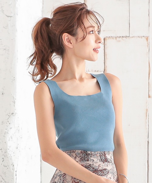 KOBE LETTUCE（コウベレタス）の「スクエアネックスリーブレスニットトップス（タンクトップ・レディース・オフホワイト/ブラック/ブルー/モカ/ブラウン/ライトベージュ/ラベンダー/ダークオレンジ/ライトカーキ/ピンク/グレイッシュブルー/チャコールグレー/ライトピンク/ホワイト×ブラック/ライトグレー・FREE）」の10枚目の写真
