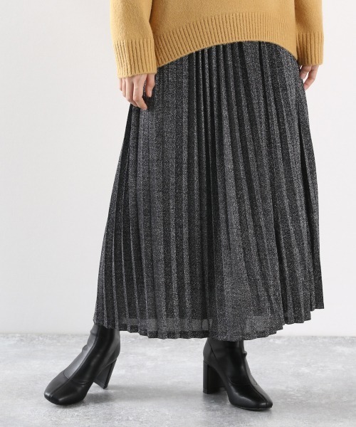 LOWRYS FARM(ローリーズファーム)の「ラメプリーツスカート 917414(スカート・レディース・アイボリー/ピンク/ブラック/ホワイト・FREE)」の3枚目の写真