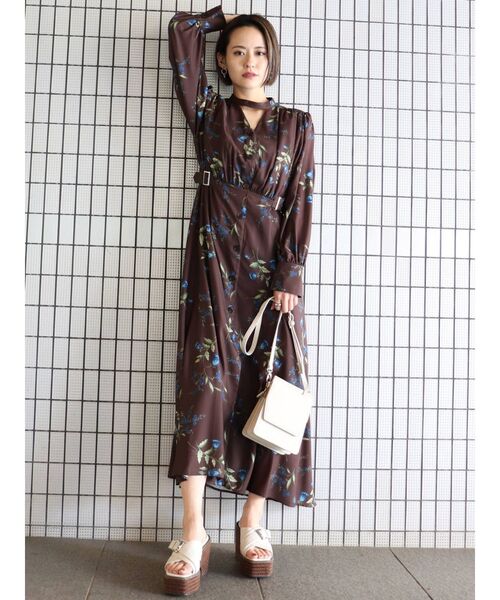 MURUA(ムルーア)の「クロコプラットフォームサンダル(サンダル・レディース・ブラック/アイボリー・35/36/37)」の6枚目の写真