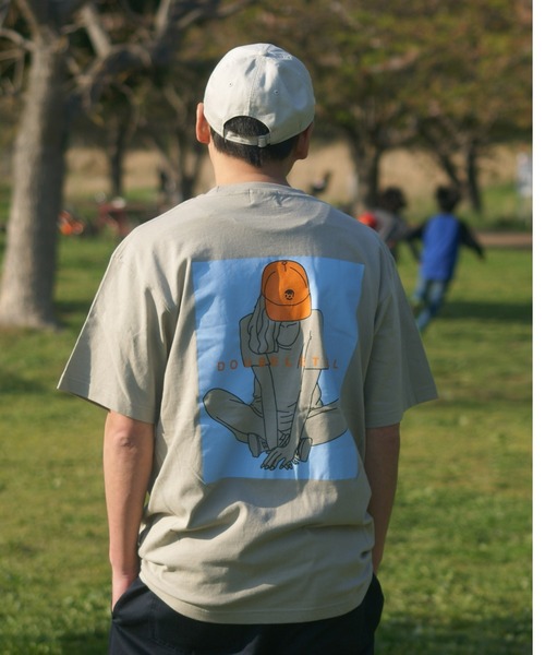 DOUBLE STEAL(ダブルスティール)の「Crouch Girl Tシャツ(Tシャツ/カットソー・メンズ・ホワイト/グレー/ブラック/カーキ・LARGE/X-LARGE/MEDIUM/XX-LARGE)」の3枚目の写真