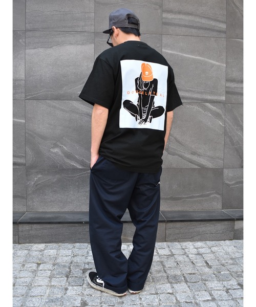 DOUBLE STEAL(ダブルスティール)の「Crouch Girl Tシャツ(Tシャツ/カットソー・メンズ・ホワイト/グレー/ブラック/カーキ・LARGE/X-LARGE/MEDIUM/XX-LARGE)」の2枚目の写真