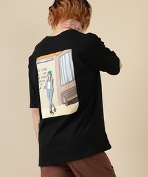 SlashDate（スラッシュデイト）の「オーバーサイズ カフェガール イラスト プリント Tシャツ（Tシャツ/カットソー・メンズ）」