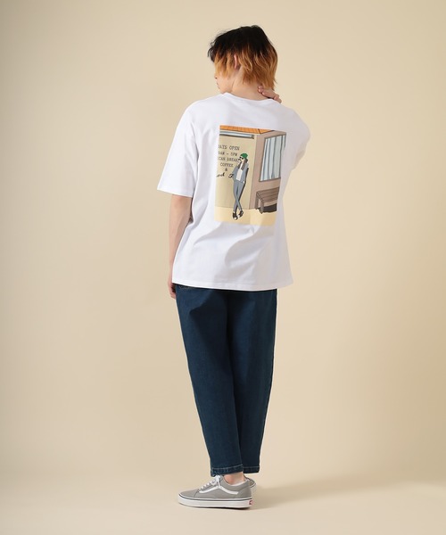 SlashDate（スラッシュデイト）の「オーバーサイズ カフェガール イラスト プリント Tシャツ（Tシャツ/カットソー・メンズ・ホワイト/アッシュグレー/ブラック/ミント/ホワイト系その他/スモークピンク・M/L）」の7枚目の写真