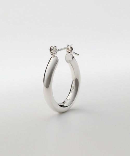 VANQUISH（ヴァンキッシュ）の「DRESS HOOP RING EARRIMG SILVER925 ～JAPAN MADE～　＊（ピアス（片耳用）・レディース・ブラック/シルバー/ゴールド・FREE）」の2枚目の写真