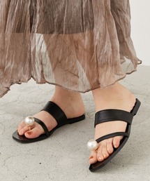 フェイクパールトングフラットシューズ