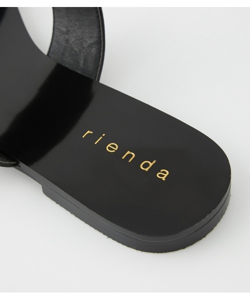 rienda（リエンダ）の「フェイクパールトングフラットシューズ（サンダル・レディース・ブラック/アイボリー・SMALL/MEDIUM/LARGE）」の13枚目の写真