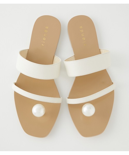 rienda（リエンダ）の「フェイクパールトングフラットシューズ（サンダル・レディース・ブラック/アイボリー・SMALL/MEDIUM/LARGE）」の17枚目の写真
