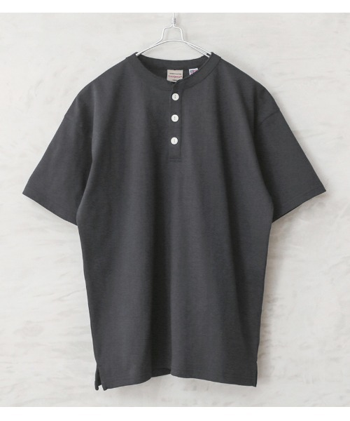 Goodwear(グッドウェア)の「GOOD WEAR グッドウェア 2W7-2522 USAコットン ヘンリーネック Tシャツ(Tシャツ/カットソー・メンズ・ブラック/チャコールグレー/カーキオリーブ/ネイビー/ホワイト/杢グレー/グレイッシュベージュ/ライトパープル/イエロー系その他/オレンジ系その他/ライトピンク/ブルー系その他/ダークグリーン/グレー系その他・S/M/L/XL)」の6枚目の写真