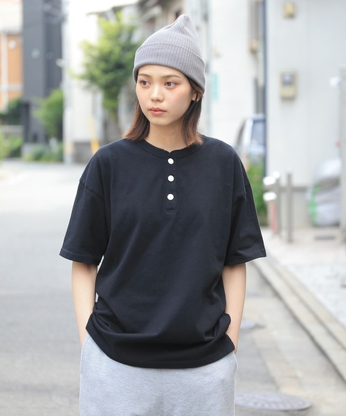 Goodwear(グッドウェア)の「GOOD WEAR グッドウェア 2W7-2522 USAコットン ヘンリーネック Tシャツ(Tシャツ/カットソー・メンズ・ブラック/チャコールグレー/カーキオリーブ/ネイビー/ホワイト/杢グレー/グレイッシュベージュ/ライトパープル/イエロー系その他/オレンジ系その他/ライトピンク/ブルー系その他/ダークグリーン/グレー系その他・S/M/L/XL)」の3枚目の写真