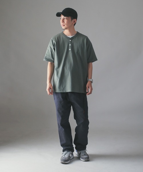 Goodwear(グッドウェア)の「GOOD WEAR グッドウェア 2W7-2522 USAコットン ヘンリーネック Tシャツ(Tシャツ/カットソー・メンズ・ブラック/チャコールグレー/カーキオリーブ/ネイビー/ホワイト/杢グレー/グレイッシュベージュ/ライトパープル/イエロー系その他/オレンジ系その他/ライトピンク/ブルー系その他/ダークグリーン/グレー系その他・S/M/L/XL)」の19枚目の写真