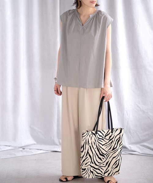 ANDJ(アンドジェイ)の「ゼブラ柄&無地トートバッグ(トートバッグ・レディース・ブラウン/シャンパン/ブラック・M)」の4枚目の写真