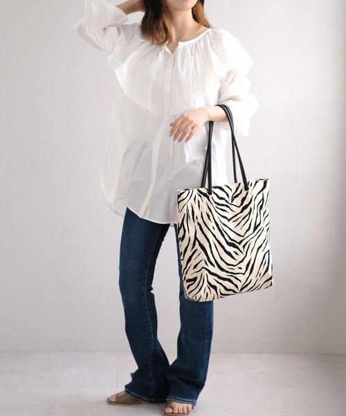 ANDJ(アンドジェイ)の「ゼブラ柄&無地トートバッグ(トートバッグ・レディース・ブラウン/シャンパン/ブラック・M)」の8枚目の写真