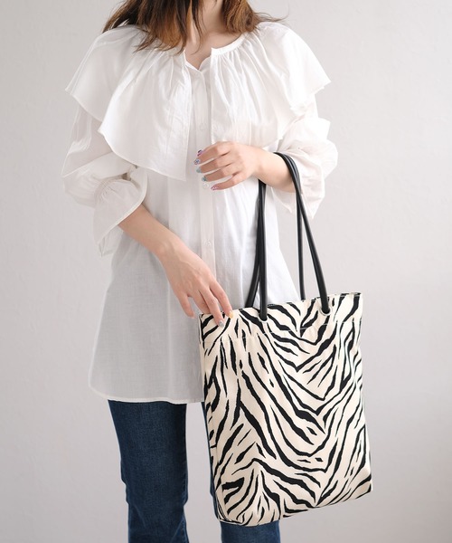 ANDJ(アンドジェイ)の「ゼブラ柄&無地トートバッグ(トートバッグ・レディース・ブラウン/シャンパン/ブラック・M)」の9枚目の写真