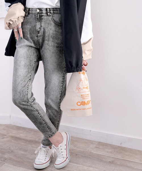 classicalelf（クラシカルエルフ）の「病みつきストレッチ！ウエストゴムケミカルテーパードデニムパンツ（デニムパンツ・レディース・ブラック/ブルー・SMALL/MEDIUM/LARGE/X-LARGE/XX-LARGE）」の20枚目の写真