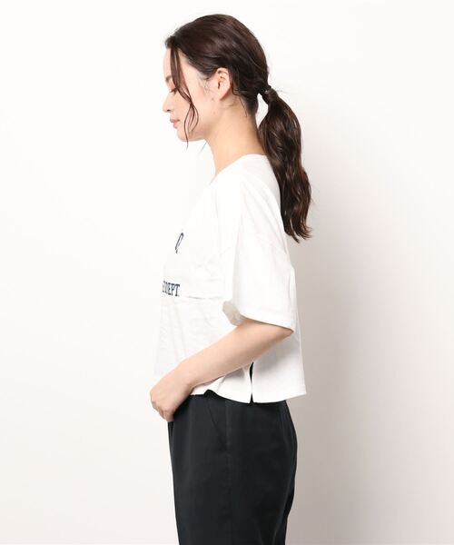 RETRO GIRL(レトロガール)の「カレッジロゴショートTee(Tシャツ/カットソー・レディース・ブルー/レッド/チャコールグレー/オフホワイト・FREE)」の6枚目の写真