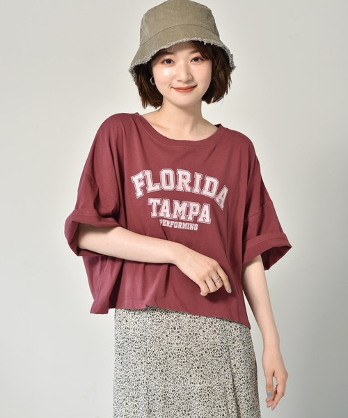 RETRO GIRL(レトロガール)の「カレッジロゴショートTee(Tシャツ/カットソー・レディース・ブルー/レッド/チャコールグレー/オフホワイト・FREE)」の1枚目の写真