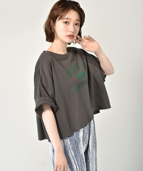 RETRO GIRL(レトロガール)の「カレッジロゴショートTee(Tシャツ/カットソー・レディース・ブルー/レッド/チャコールグレー/オフホワイト・FREE)」の3枚目の写真