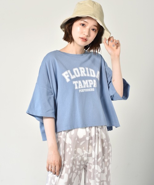 RETRO GIRL(レトロガール)の「カレッジロゴショートTee(Tシャツ/カットソー・レディース・ブルー/レッド/チャコールグレー/オフホワイト・FREE)」の4枚目の写真