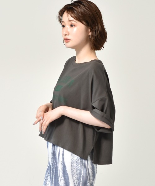 RETRO GIRL(レトロガール)の「カレッジロゴショートTee(Tシャツ/カットソー・レディース・ブルー/レッド/チャコールグレー/オフホワイト・FREE)」の17枚目の写真