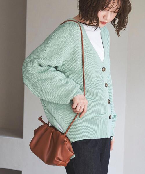 coen（コーエン）の「［洗える］カタアゼリラックスVネックカーディガン（WEB限定カラー）（カーディガン/ボレロ・レディース・モカ/マスタード/ブラック/ライム/オフホワイト・FREE）」の15枚目の写真