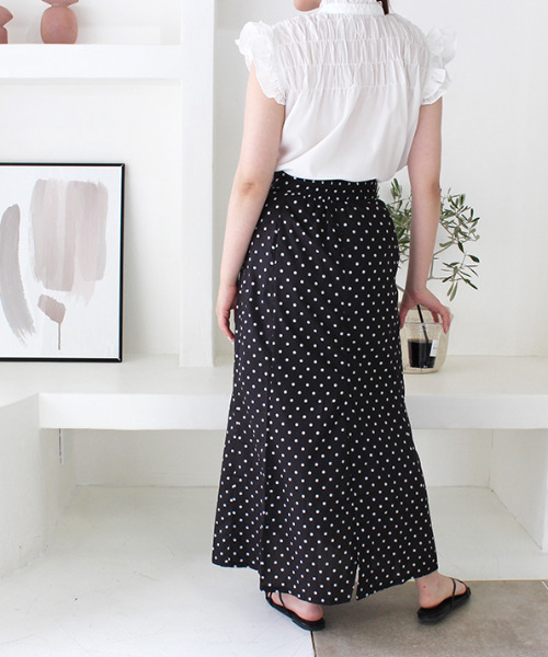 MODE ROBE（モードローブ）の「シャーリングノースリーブブラウス（シャツ/ブラウス・レディース・パープル/ホワイト/ブラック・FREE）」の9枚目の写真