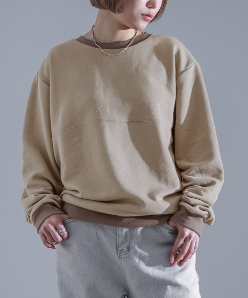 osharewalker(オシャレウォーカー)の「『切替ステッチ微配色スウェット』(スウェット・レディース・ブラック/グレイッシュベージュ/グレイッシュブルー・2/3)」の2枚目の写真