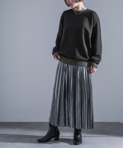 osharewalker(オシャレウォーカー)の「『切替ステッチ微配色スウェット』(スウェット・レディース・ブラック/グレイッシュベージュ/グレイッシュブルー・2/3)」の6枚目の写真