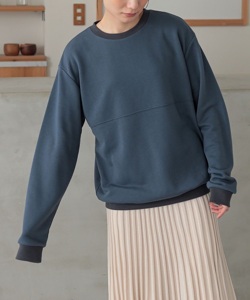 osharewalker(オシャレウォーカー)の「『切替ステッチ微配色スウェット』(スウェット・レディース・ブラック/グレイッシュベージュ/グレイッシュブルー・2/3)」の12枚目の写真