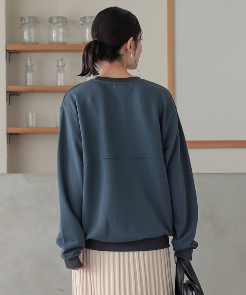 osharewalker(オシャレウォーカー)の「『切替ステッチ微配色スウェット』(スウェット・レディース・ブラック/グレイッシュベージュ/グレイッシュブルー・2/3)」の13枚目の写真