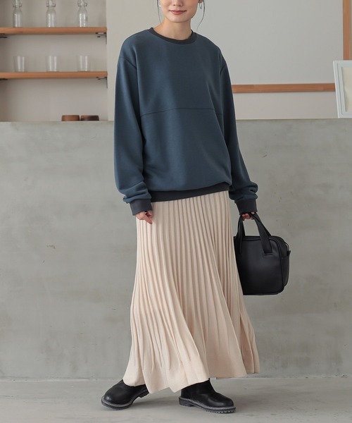 osharewalker(オシャレウォーカー)の「『切替ステッチ微配色スウェット』(スウェット・レディース・ブラック/グレイッシュベージュ/グレイッシュブルー・2/3)」の14枚目の写真