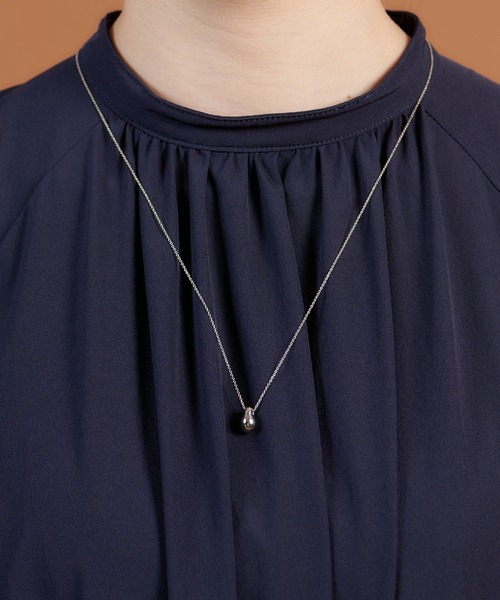 ear PAPILLONNER（イアパピヨネ）の「（WEB限定）ビーンズネックレス（ネックレス・レディース・シルバー/ゴールド・FREE）」の4枚目の写真