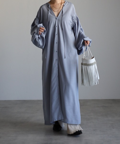 r.(アールドット)の「スラブジョーゼット前後2wayギャザーワンピース(シャツワンピース・レディース・カーキ/ブルー/ブラック/ベージュ/バーガンディー/グリーン/ラベンダー/ホワイト/ライトブルー・FREE)」の7枚目の写真