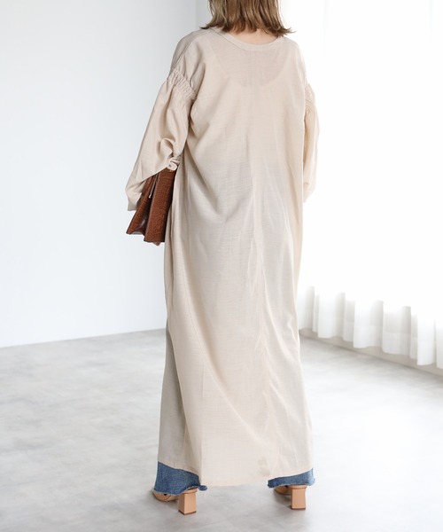 r.(アールドット)の「スラブジョーゼット前後2wayギャザーワンピース(シャツワンピース・レディース・カーキ/ブルー/ブラック/ベージュ/バーガンディー/グリーン/ラベンダー/ホワイト/ライトブルー・FREE)」の11枚目の写真