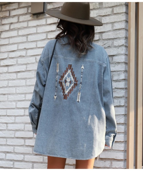 レミレリーフ オルテガ刺繍 デニムシャツ anap mimpi（アナップミンピ）の「オルテガ刺繍ケミカルデニム