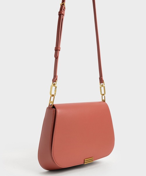 CHARLES & KEITH（チャールズ & キース）の「メタリックアクセント ショルダーバッグ / Metallic Accent Shoulder Bag（ショルダーバッグ・レディース・ブラック/レンガ/ブルー系その他4・M）」の9枚目の写真