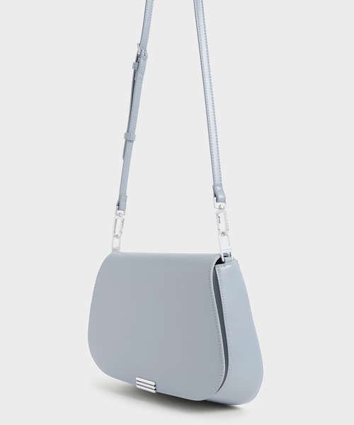CHARLES & KEITH（チャールズ & キース）の「メタリックアクセント ショルダーバッグ / Metallic Accent Shoulder Bag（ショルダーバッグ・レディース・ブラック/レンガ/ブルー系その他4・M）」の19枚目の写真
