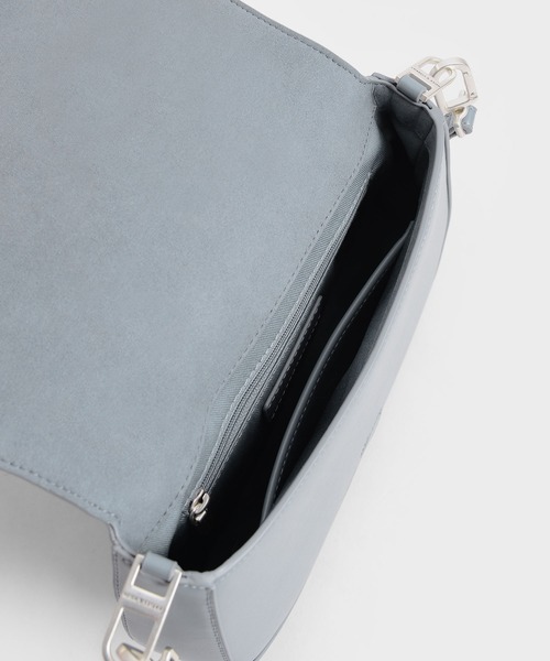 CHARLES & KEITH（チャールズ & キース）の「メタリックアクセント ショルダーバッグ / Metallic Accent Shoulder Bag（ショルダーバッグ・レディース・ブラック/レンガ/ブルー系その他4・M）」の18枚目の写真