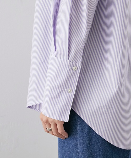 SALON adam et rope'（サロン アダム エ ロペ）の「<春まで使える>バンドカラーシャツ（シャツ/ブラウス・レディース・ホワイト/ネイビー/パープル・FREE）」の15枚目の写真