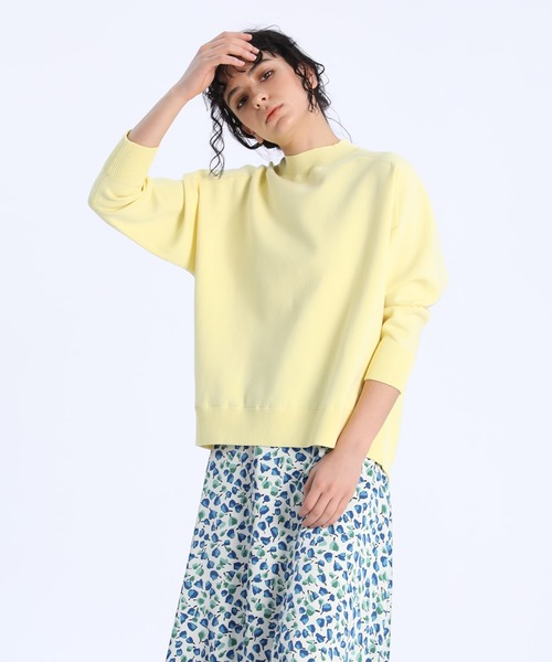 INED（イネド）の「ハイネックボクシーニット（ニット/セーター・レディース・ベージュ/ネイビー/イエロー/ラベンダー・9号）」の4枚目の写真